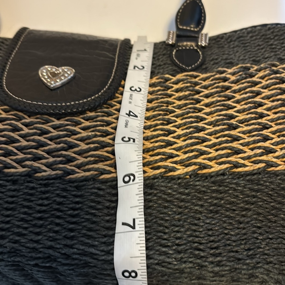 BRIGHTON “SAVANNAH” BLACK AND CREAM WOVEN SHOULDER BAG JUTE/STRAW MATERIAL - Picture 15 of 15